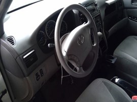 2005 TOYOTA SIENNA, SILVER, LE MODEL, 3.3L, FWD, AT.  Z26278